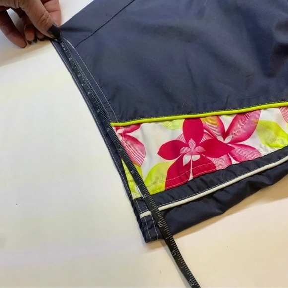 Swim trunks size medium - Picture 9 of 11